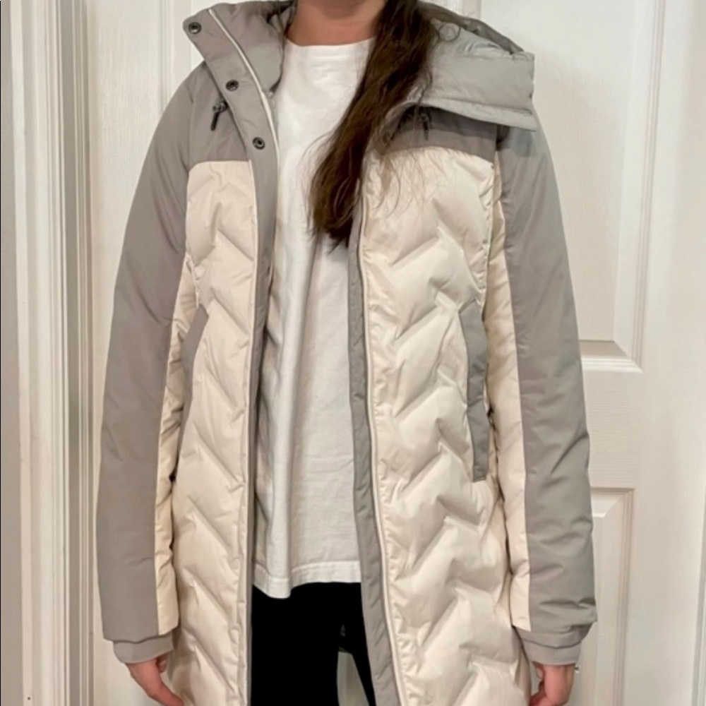Brand new Columbia Women’s Mountain Croo™ Long Down Jacket (size Small)